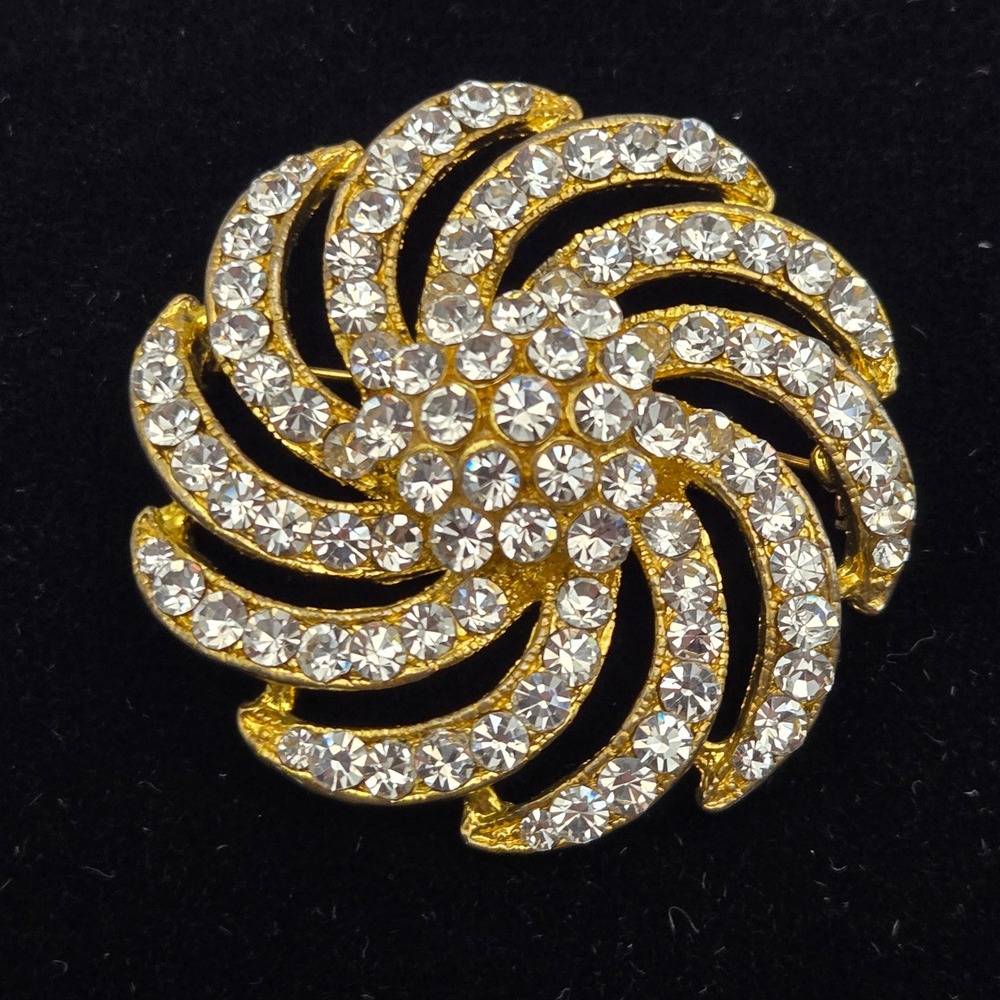 Unbranded 2" Sunburst Pinwheel Brooch Gold Tone Rhinestone Vintage Glamour